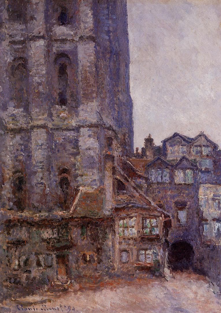 A violet-gray Gothic cathedral tower rises beside old timber-framed houses and a dark archway under an overcast gray sky — Claude Monet, La Cour d'Albane, temps gris, 1892–94