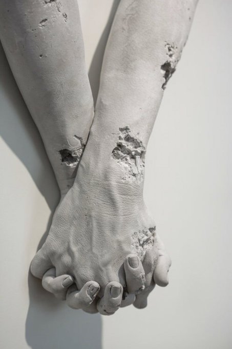 Holding Hands - Daniel Arsham - 2015 - USA | Academia Aesthetics